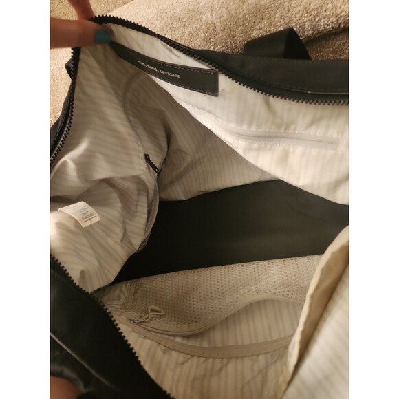 Lululemon Black Nylon & Mesh Large Travel or Gym Duffel Bag - Picture 12 of 12